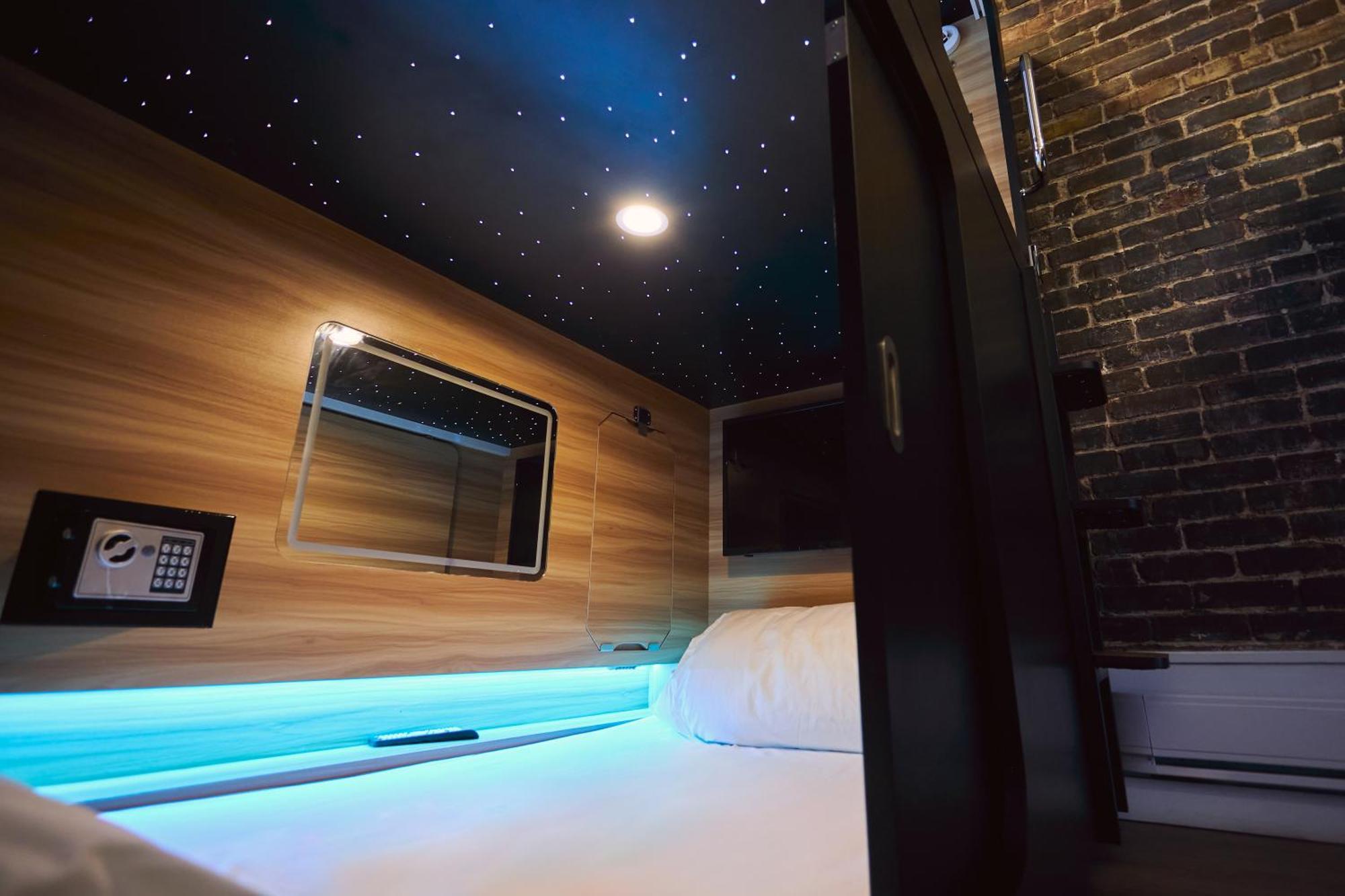 Capsule Hotel モントリオール エクステリア 写真