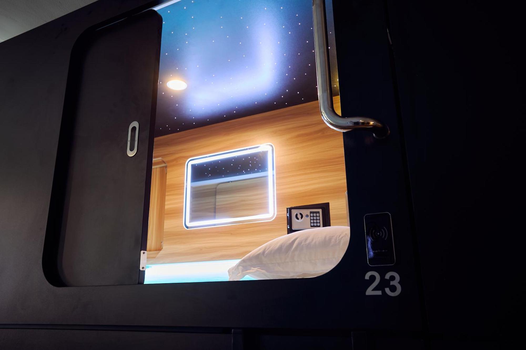 Capsule Hotel モントリオール エクステリア 写真