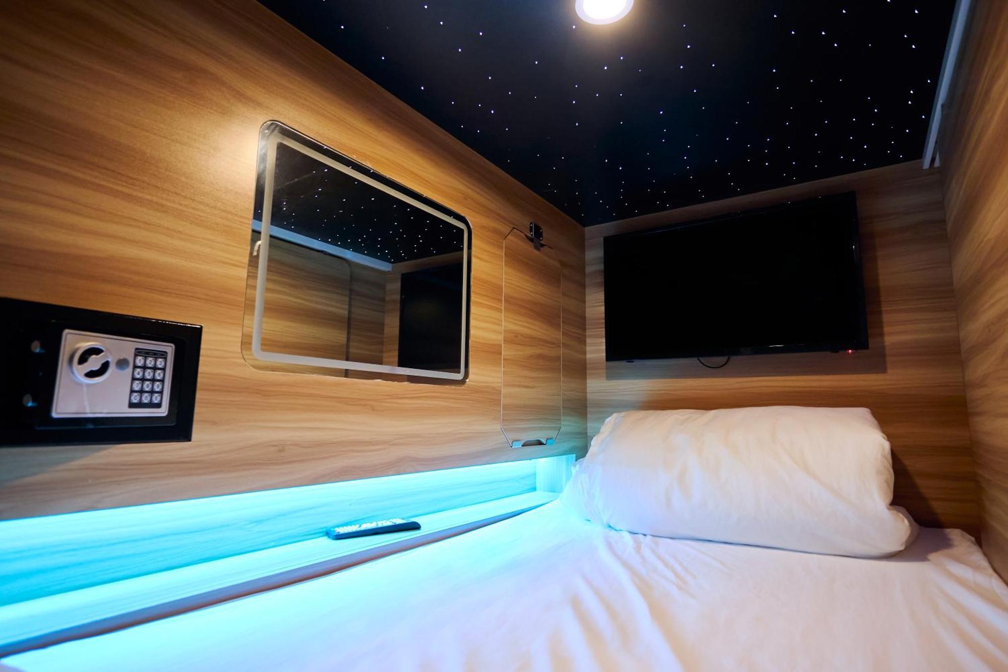 Capsule Hotel モントリオール エクステリア 写真