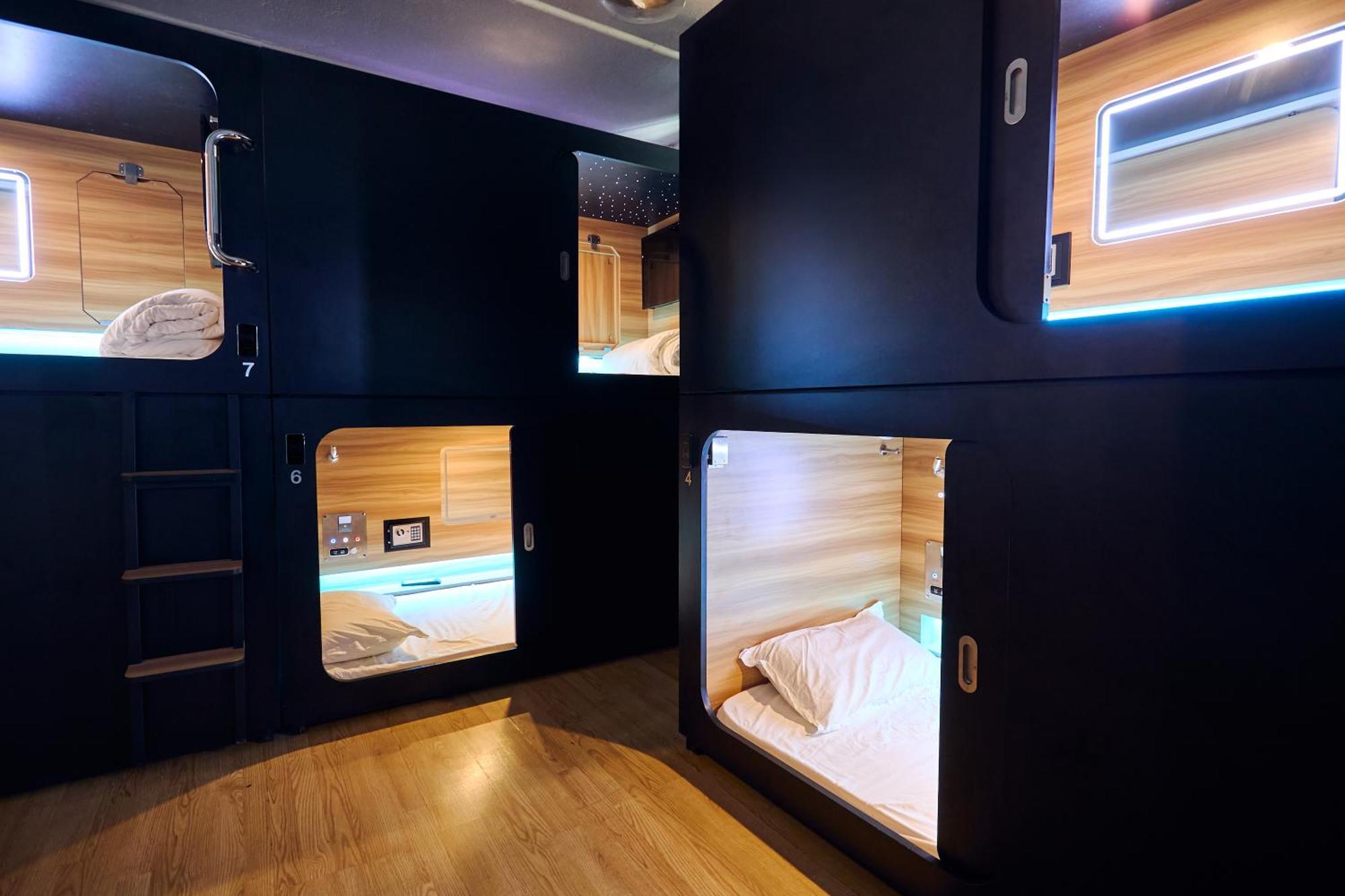 Capsule Hotel モントリオール エクステリア 写真